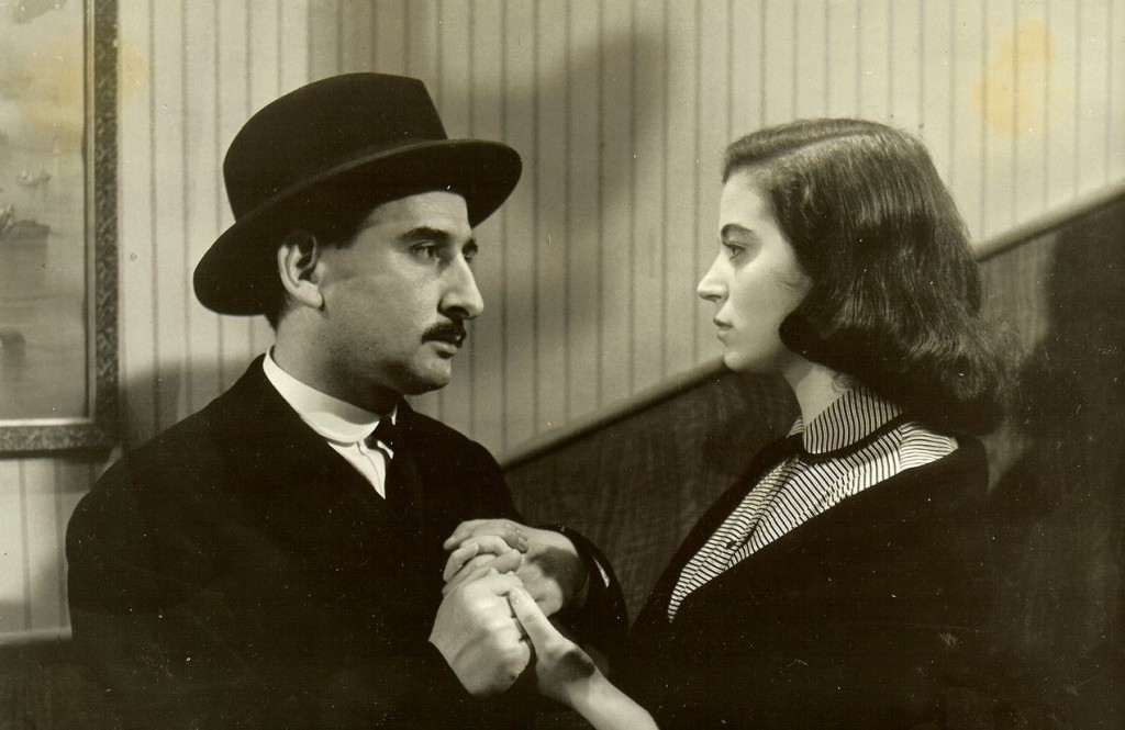 Nell'immagine Renato Rascel e Marisa Pavan in una scena del film "Ho scelto l'amore" del 1953 - Smart Marketing