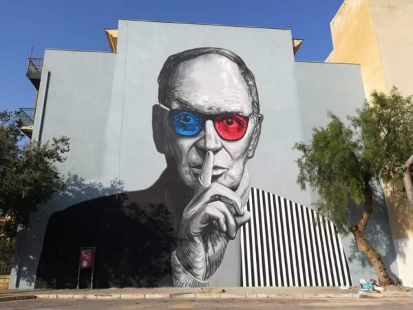 Nell'immagine il murales dedicato ad Ennio Morricone a Bagheria in Sicilia - Smart Marketing