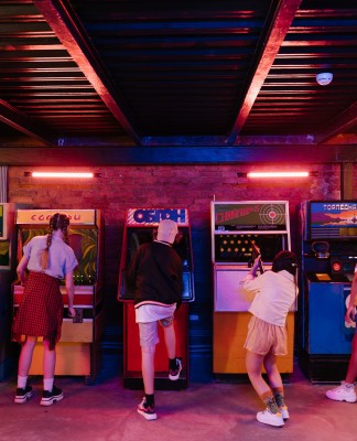 Nell'immagine l'interno di una Sala Giochi degli anni '80 - Smart Marketing