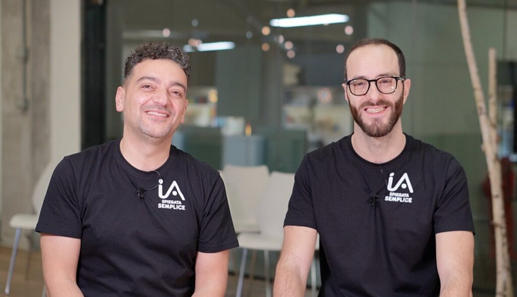 Nell'immagine Giacinto Fiore e Pasquale Viscanti, fondatori IA Spiegata Semplice ed organizzatori dell'AI WEEK - Smart Marketing
