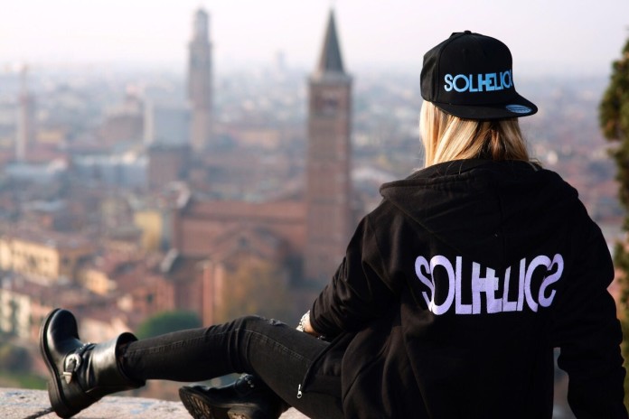 Solhelios, un fashion brand innovativo che propone una gamma di accessori e prodotti legati al concetto di cambiamento foto cromatico