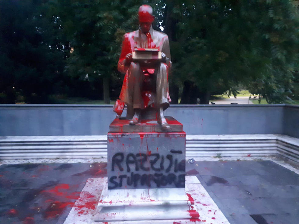Statue dedicated to Montanelli has been smeared