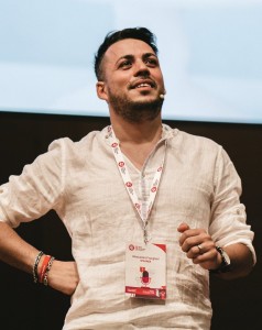 Come sfruttare le opportunità del web per restare competitivi in pieno Covid-19, intervista a Alessandro Frangioni.