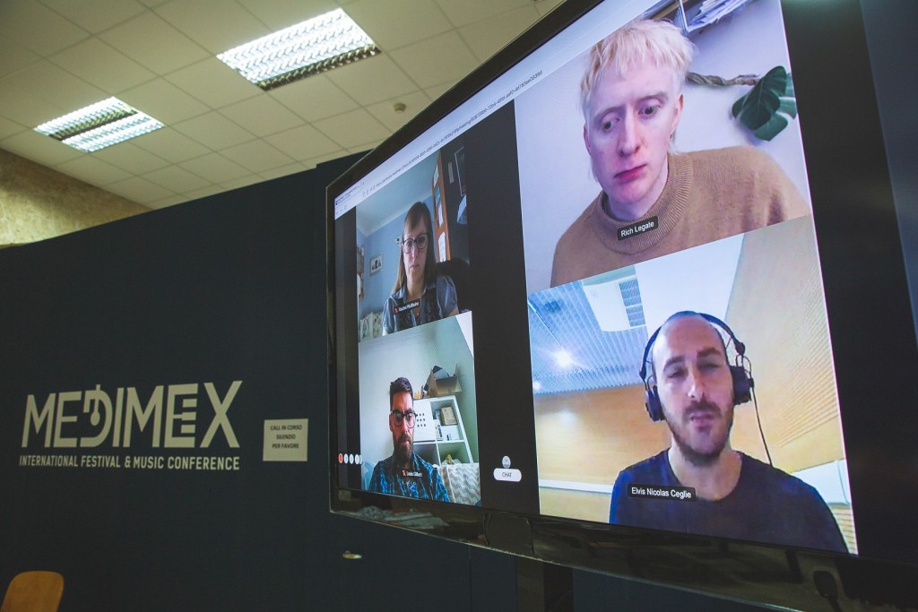 Nell'immagine una dele video conferenze del Medimex 2021 a Traranto - Smart Marketing