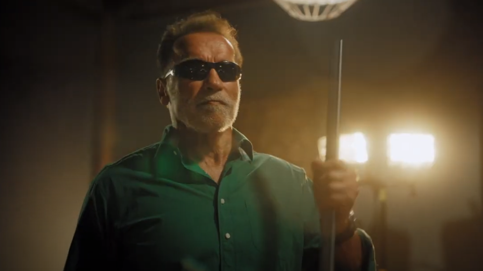 Nell'immagine Arnold Schwarzenegger in una scena dello spot Parkside di Lidl - Smart Marketing