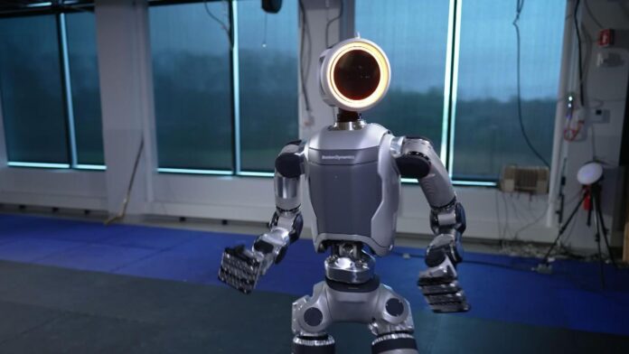 Nell'immagine il robot New Atlas della Boston Dynamics - Smart Marketing